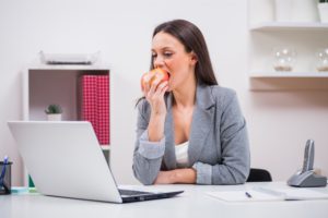 Consejos nutricionales para rendir mejor en el trabajo