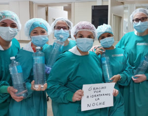 AUARA agota sus fondos para donar agua embotellada a hospitales con pacientes con COVID-19